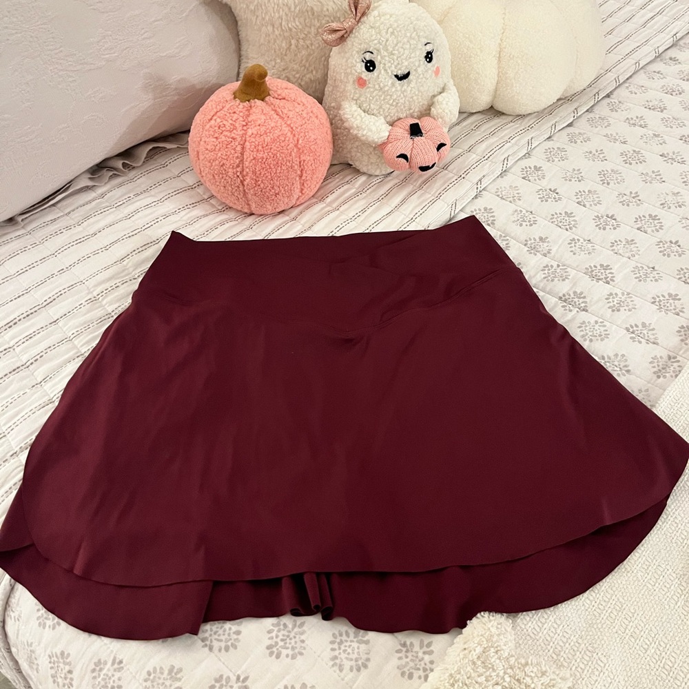 Harlara crossover skort skirt size large in the color Cordovan